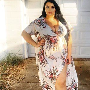 Plus Size Plunging Neck Floral Maxi fits like 3X